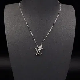 Louis Vuitton LV Letter Flower Diamond Necklace-3916  